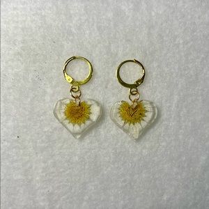 Daisy Heart Huggie Hoops